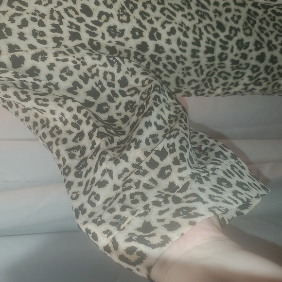 Leopard print kimono 🐆 - Picture 3 of 4